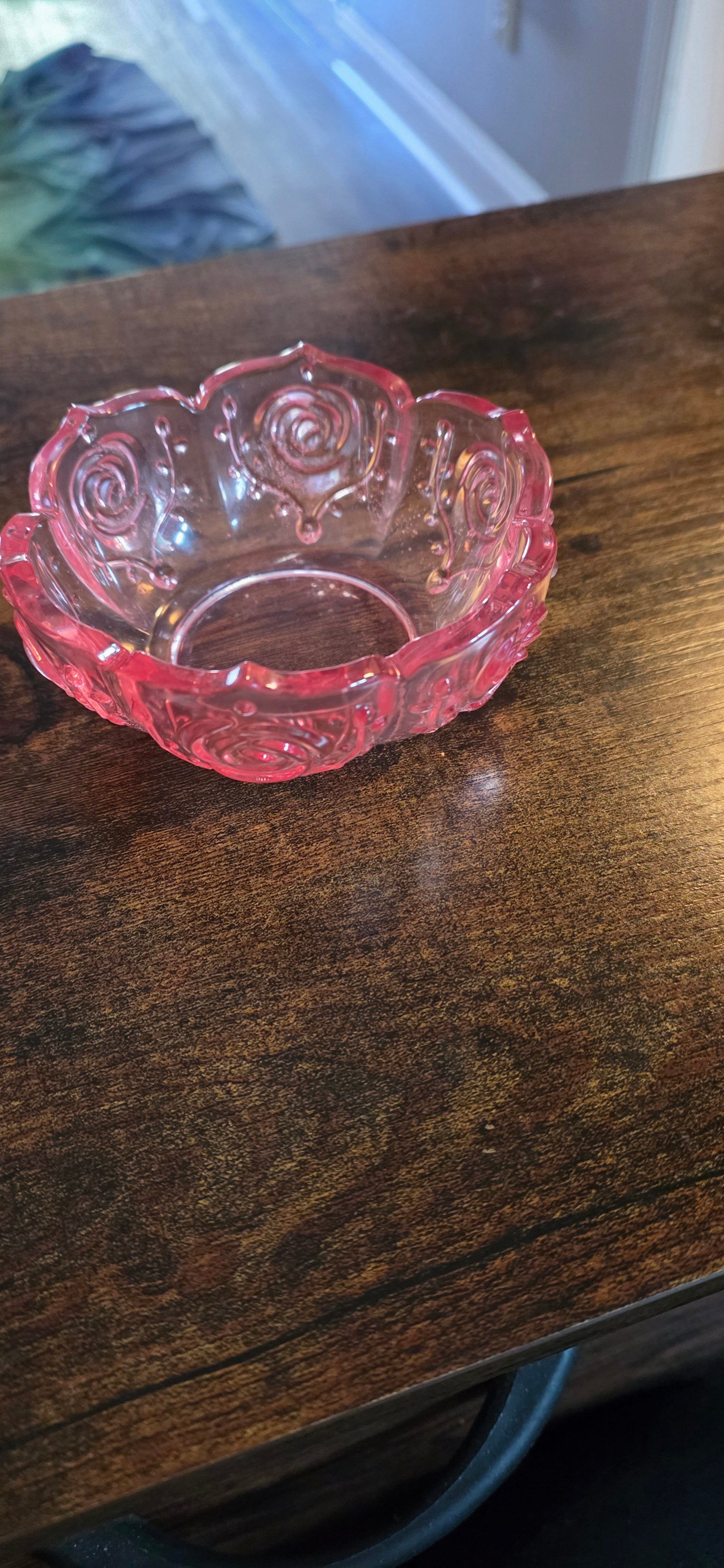 Handmade - Pink Bowl with Rose emblems